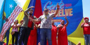 Abanderan-al-candidato-José-Maldonado-para-la-Alcaldía-del-Municipio-Sotillo