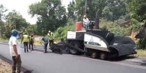 Avanzan-trabajos-de-mejoramiento-vial-en-la-troncal-10-del-municipio-Bolívar