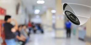 Gobierno-instala-cámaras-en-hospitales-públicos-para-acabar-con-la-anarquía