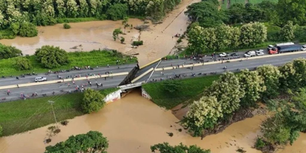 Habilitaron-vía-alterna-a-autopista-José-Antonio-Páez-en-Portuguesa-tras-colapso-de-puente