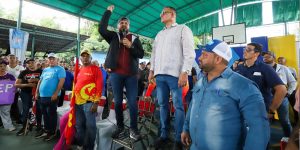 Luna-reconoce-trayectoria-de-Ángel-López-al-abanderarlo-como-candidato-para-Punceres