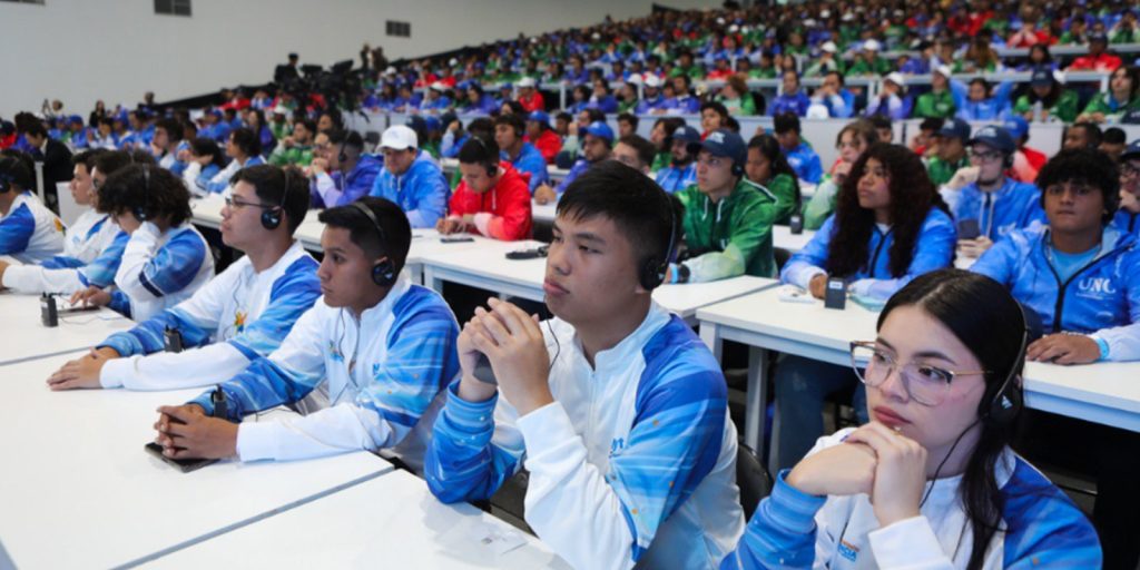 Más-de-350-jóvenes-tienen-garantizados-sus-estudios-universitarios-en-Venezuela