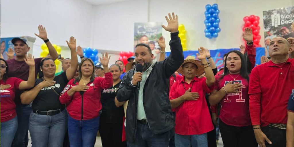 Candidato-Daniel-Monteverde-juramenta-comando-de-campaña-en-Cedeño