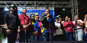 Daniel-Monteverde-celebra-su-victoria-agradeciendo-respaldo-del-pueblo-de-Cedeño--1