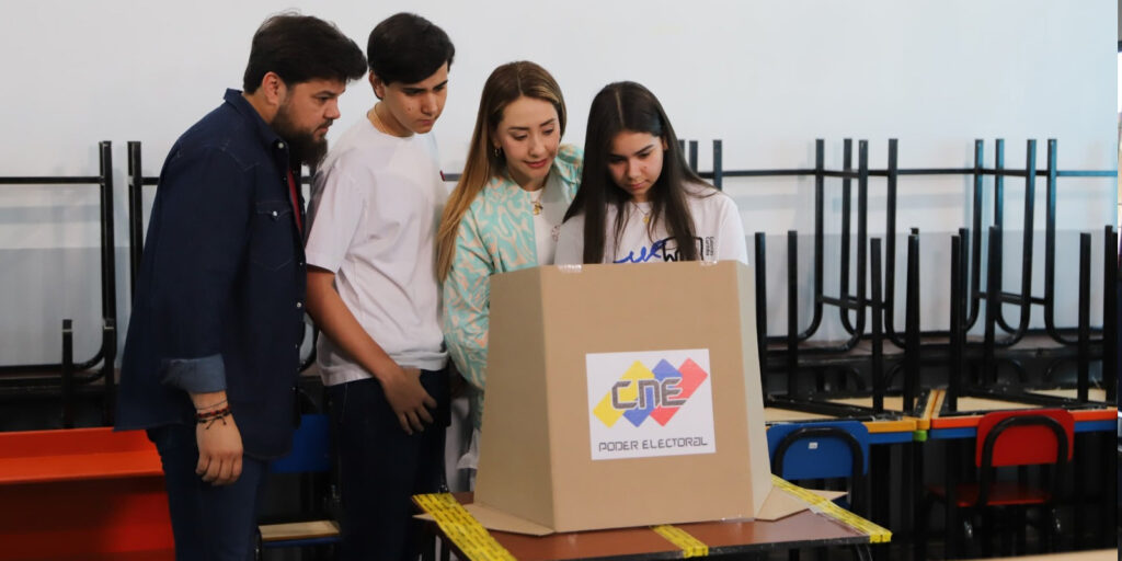 Ernesto-Luna-destaca-la-eficiencia-del-CNE-al-organizar-dos-elecciones-en-un-mismo-proceso