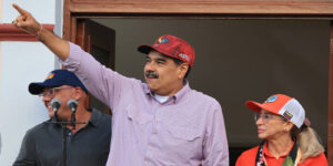 Maduro-anuncia-CFG-con-un-taller-de-dos-días-con-los-24-gobernadores-y-335-alcaldes-electos