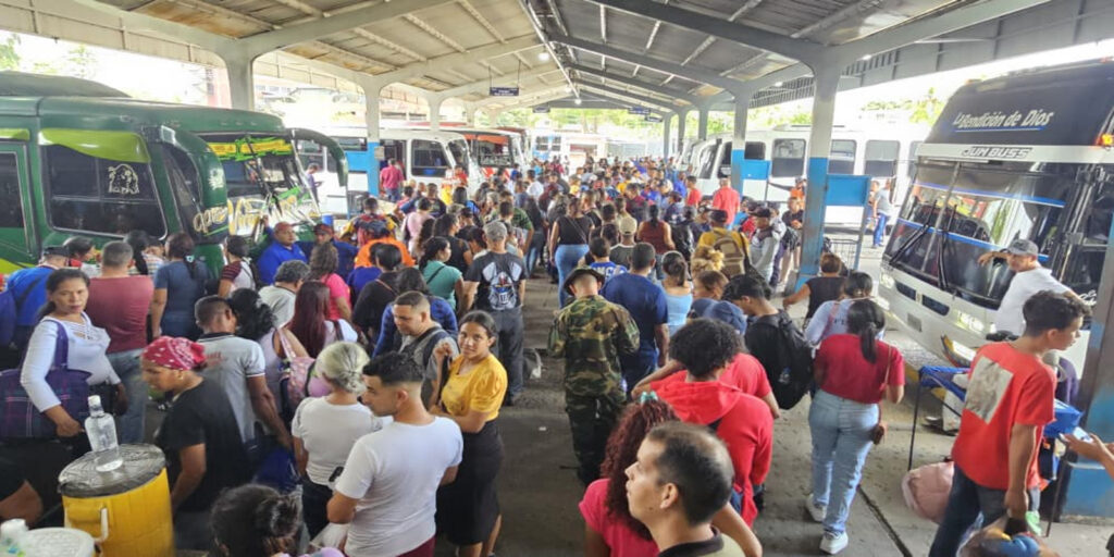 2-mil-pasajeros-se-movilizan-a-diario-por-el-Terminal-de-Maturín