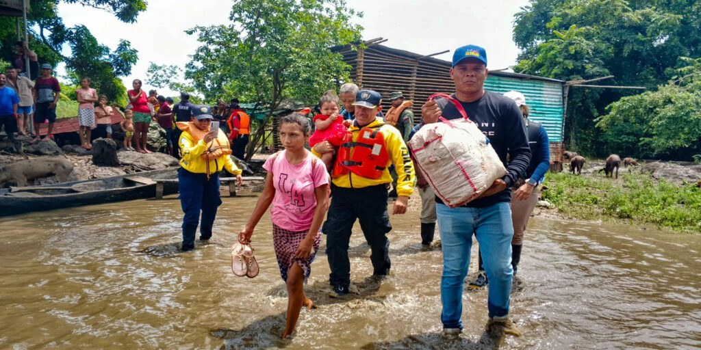 Activan-refugio-para-resguardo-de-familias-afectadas-por-crecida-del-río-Orinoco