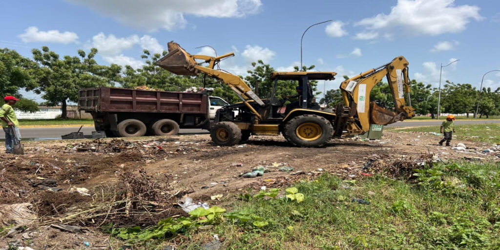 Alcaldía-de-Maturín-continúa-saneamiento-en-el-vertedero-de-Potrerito