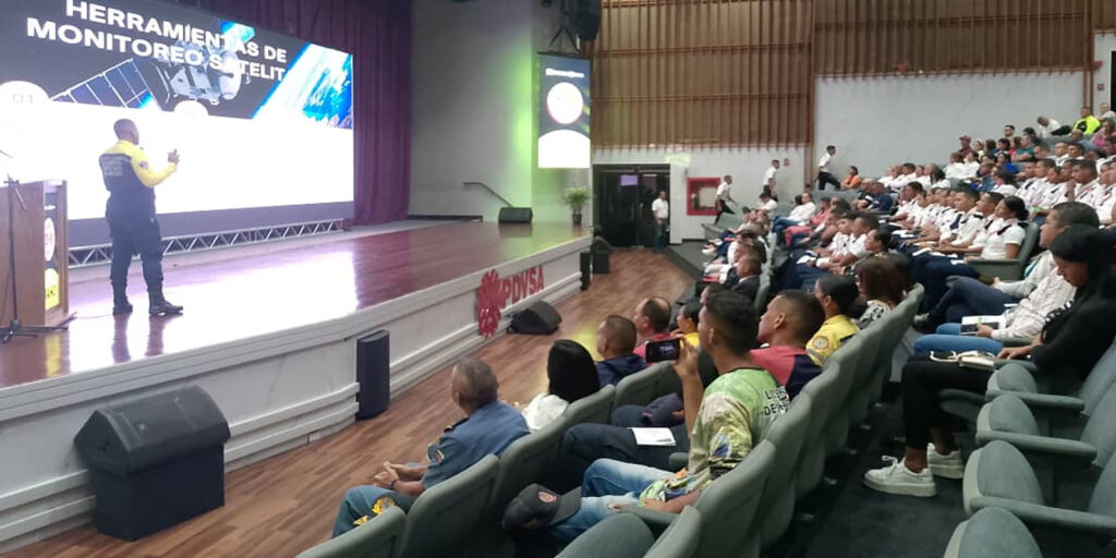 Bomberos-forestales-de-Monagas-presentan-ponencia-sobre-monitoreo-de-incendios