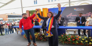 Ernesto-Luna-impone-a-Ana-Fuentes-la-banda-oficial-como-alcaldesa-de-Maturín