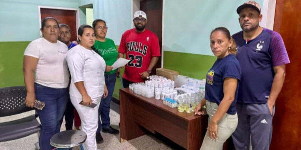 FasMonagas-entrega-ayudas-médicas-a-24-familias-afectadas-por-lluvias-en-Piar