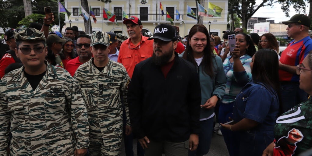 Gobernador-Ernesto-Luna-encabeza-acto--de-alistamiento-de-la-Milicia-Bolivariana-en-Monagas