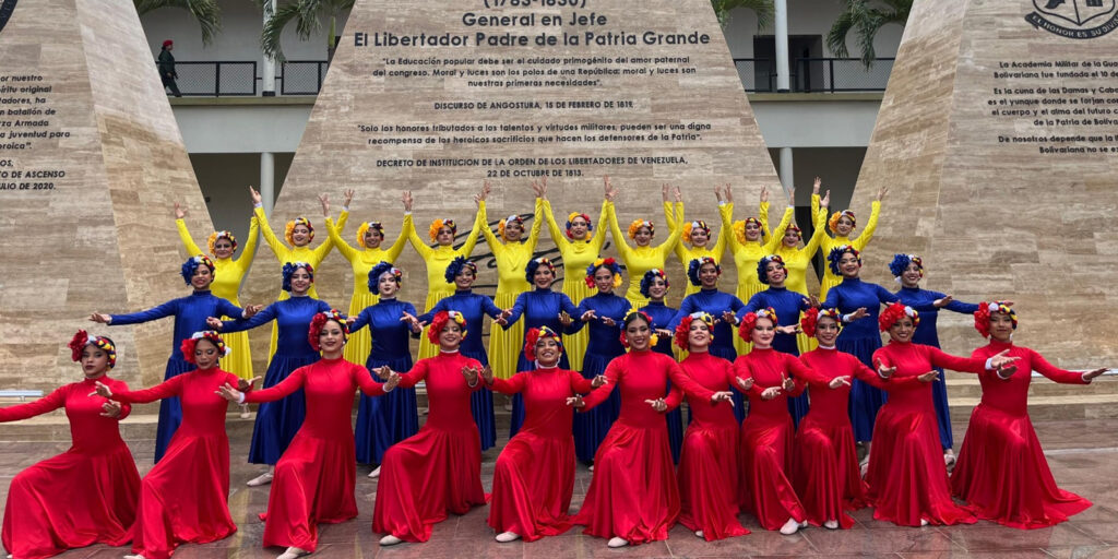 “Huellas-en-el-Tiempo”-de-Romer-Botini-deslumbra-en-el-88-aniversario-de-la-GNB