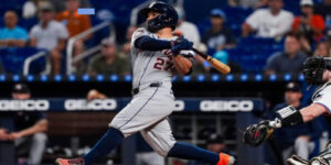 José-Altuve-consiguió-su-jonron-250-de-por-vida-en-las-Mayores