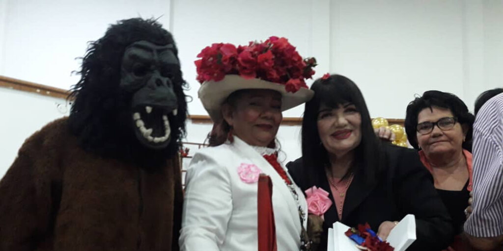 Magleny-Betancourt-presenta-su-libro-Sentimientos-del-alma
