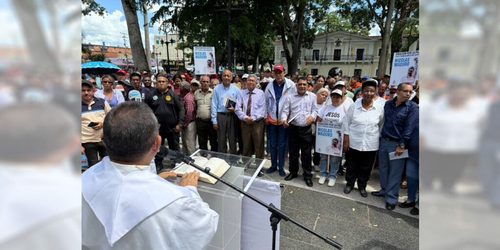 Monaguenses-oran-por-el-presidente-Nicolás-Maduro-y-por-la-paz-de-Venezuela