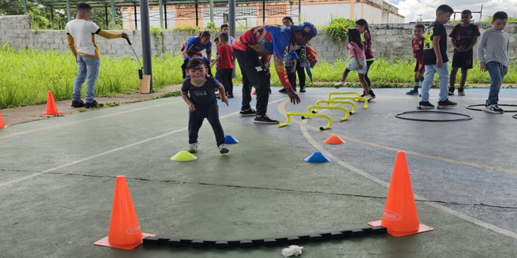 Plan-Vacacional-Ríe-2025-lleva-alegría-al-sector-Los-Godos-en-Maturín