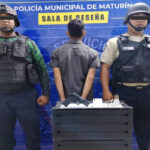 Polimaturín-capturó-a-un-individuo-con-un-facsímil-de-arma-de-fuego