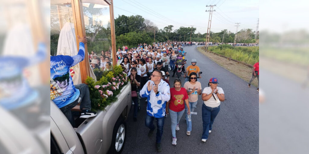 Puncereños-reafirman-su-fe-en-la-Virgen-del-Valle-con-multitudinaria-peregrinación