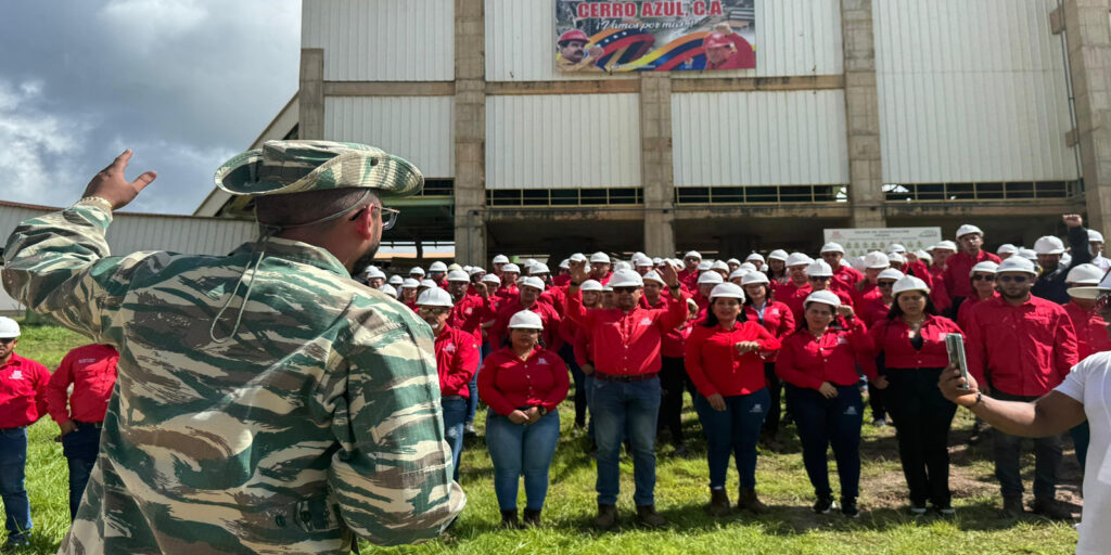 Trabajadores-de-la-Corporación-Socialista-del-Cemento-en-Monagas-respaldan-al-presidente-Maduro
