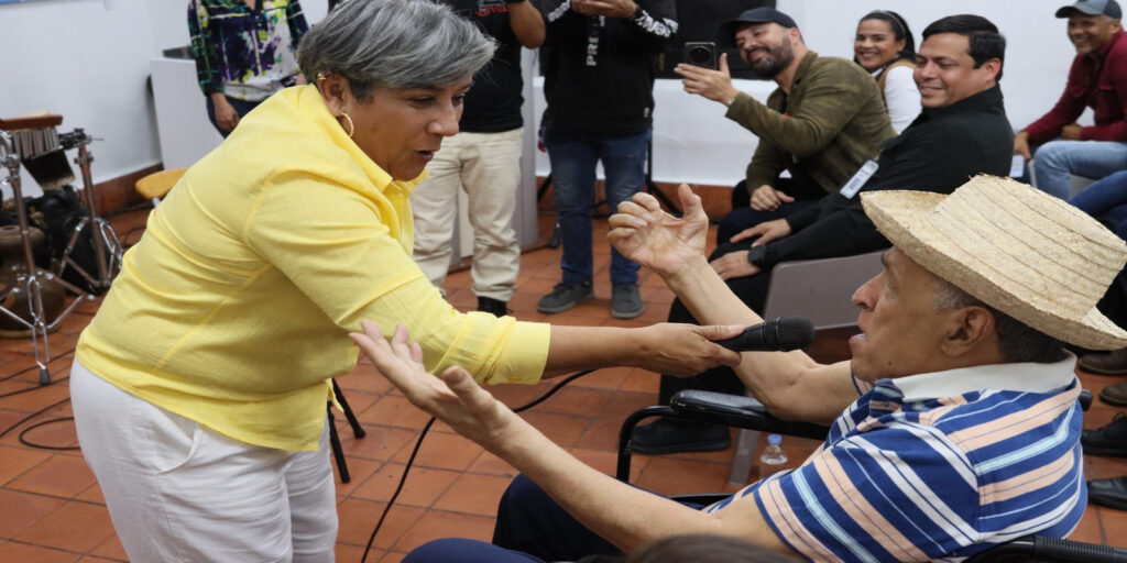 Yazmín-González-presenta-el-videoclip-Homenaje-a-la-voz-del-Sur