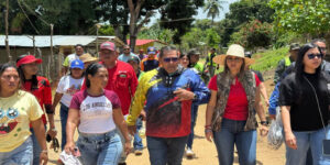 ‎Con-atención-integral-brindan-apoyo-a-afectados-en-Sotillo-por-crecida-del-Orinoco