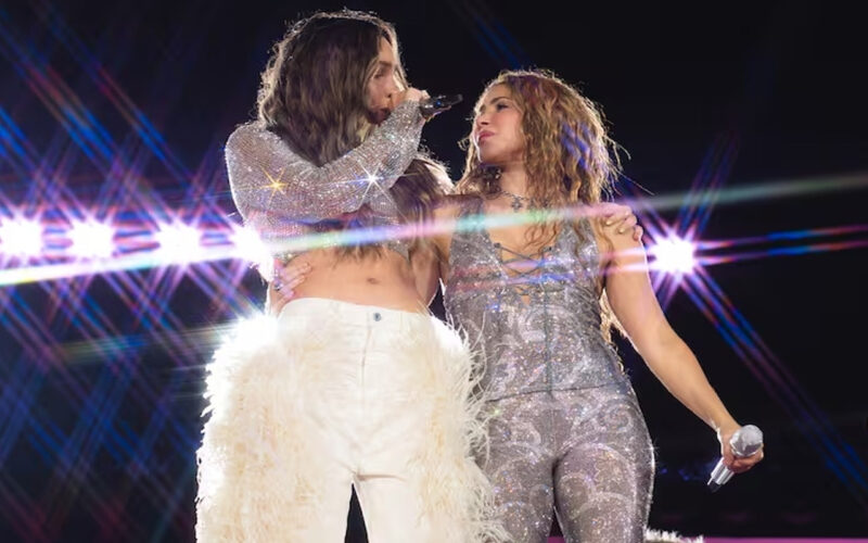 Belinda-cumple-su-sueño-y-canta-con-Shakira-en-el-GNPperseverante-y-talentosa-celebra-la-colombiana