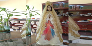 Cada-milagro-concedido-hace-que-devotos-mantengan-intacta-su-fe-y-amor-por-la-Viergen-del-Valle