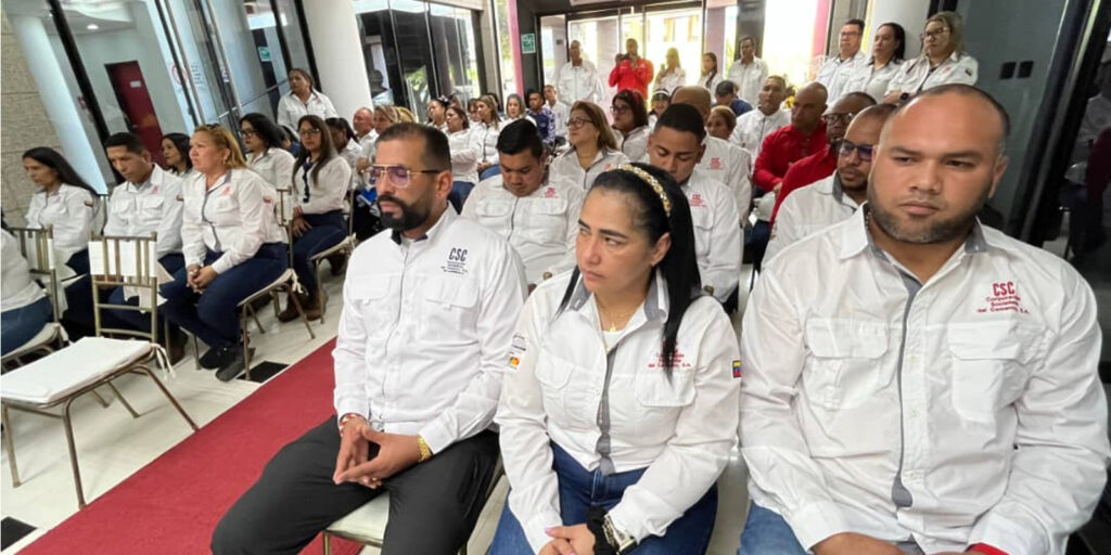 Con-fe-y-devoción-trabajadores-de-la-Cementera-Cerro-Azul-veneran-a-la-Virgen--del-Valle