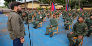 Gobernador-Ernesto-Luna-dicta-clase-magistral-a-tropas-de-la-FANB-en-Monagas