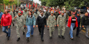 Gobernador-Luna-lidera-marcha-cívico-militar-en-defensa-de-la-patria-y-la-soberanía-nacional