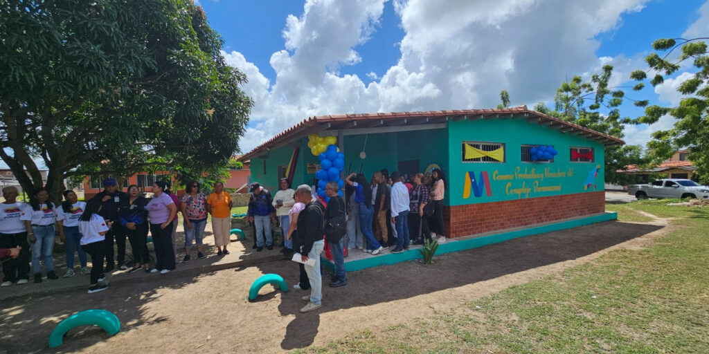 Inauguran-Sala-de-Autogobierno-en-la-Comuna-Productiva-y-Vencedora-Complejo-Paramaconi