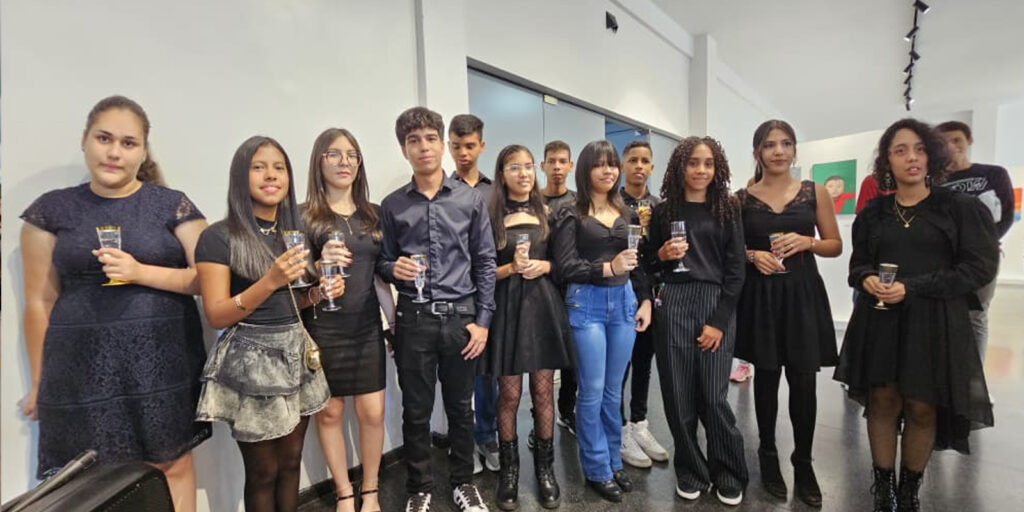 Inauguran-exposición-de-pintura-en-la-Casa-de-Cultura