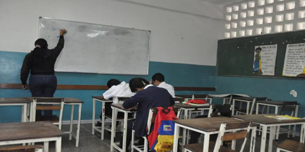 Maestros-ratifican-que-volverán-a-las-aulas-de-clases-el-próximo-#16Sep