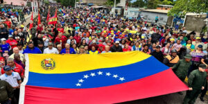 Maturineses-marcharon-en-unión-cívico-militar-en-defensa-de-la-patria