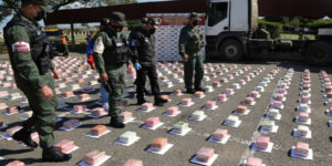 Organismos-de-seguridad-capturan-lancha-con-más-de-3-mil-kilos-de-drogas
