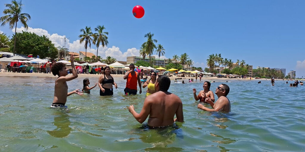 TransMonagas-continúa-impulsando-el-turismo-oriental-con-viajes-a-Playa-Los-Canales