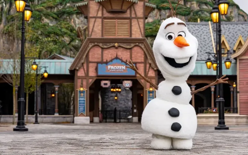 2025-wdi-olaf-robotic-character-header-0edae0