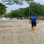 Desbordamiento de quebrada obstruye la carretera Panamericana hacia El Vigía