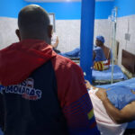 Fortalecen bienestar de transportistas con jornadas quirúrgicas semanales