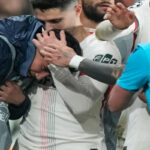 UEFA acusa a Pedro Neto por «comportamiento antideportivo» tras empujar a un recogepelotas