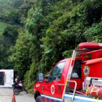 Tres heridos leves tras vuelco de unidad que transportaba a equipo de fútbol merideño