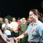 Delcy Rodríguez condecora a 478 rescatistas internacionales y 36 canes