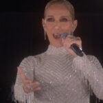Céline Dion llega a París para preparar su regreso a los escenarios