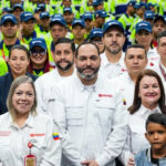 PDVSA condecora a bomberos y brigadistas por su labor de rescate tras sismo en La Guaira