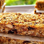 Prepara unas irresistibles barras de avena, miel y manzana